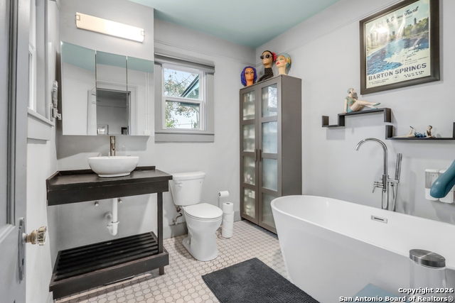 Image 22 of 42 For 503 Austin S