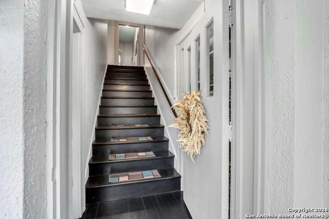 Image 23 of 42 For 503 Austin S