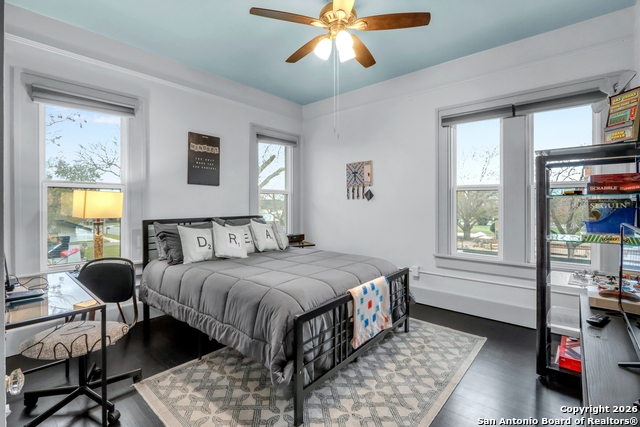 Image 25 of 42 For 503 Austin S