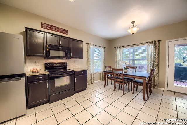 Image 13 of 29 For 21922 Goldcrest Run