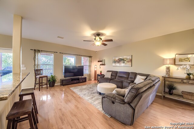 Image 7 of 29 For 21922 Goldcrest Run