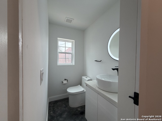 Image 14 of 30 For 222 S Olive St  1102