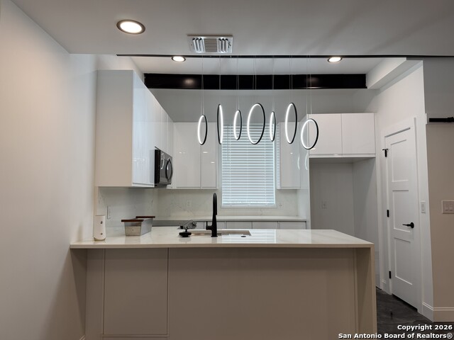 Image 15 of 30 For 222 S Olive St  1102