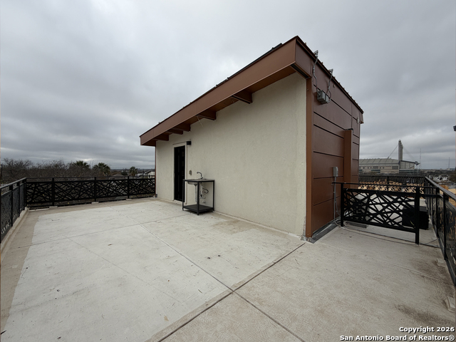 Image 29 of 30 For 222 S Olive St  1102