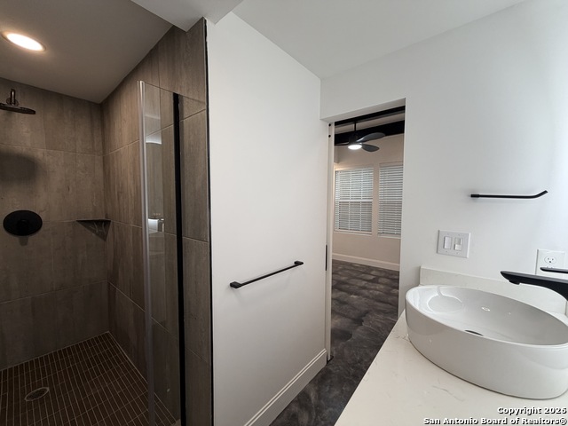 Image 8 of 30 For 222 S Olive St  1102