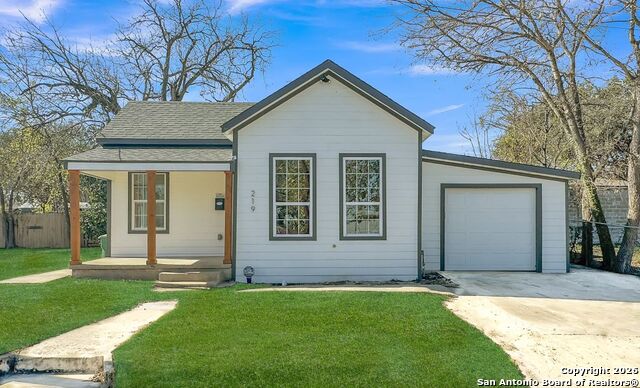 Image 3 of 18 For 219 Saint James