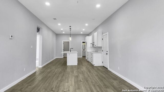 Image 4 of 18 For 219 Saint James