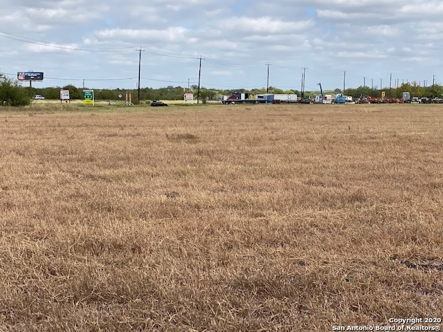 Listing photo id 8 for 12020 Interstate 10