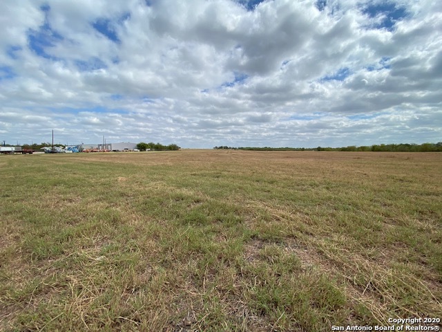 Listing photo id 10 for 12020 Interstate 10