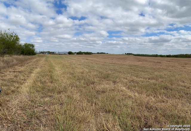 Listing photo id 12 for 12020 Interstate 10