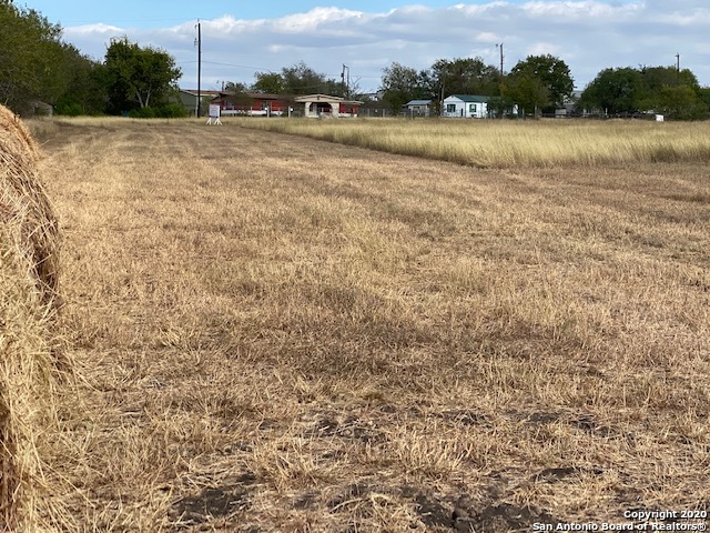 Listing photo id 13 for 12020 Interstate 10