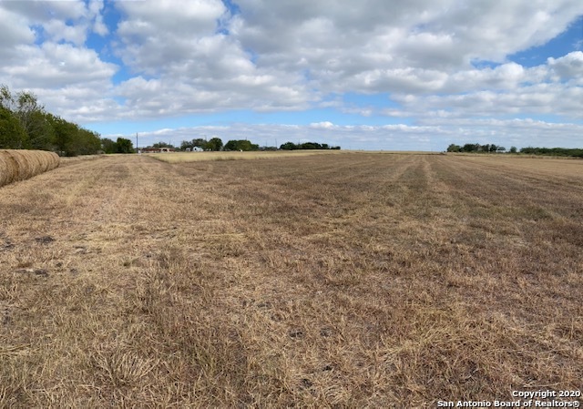 Listing photo id 15 for 12020 Interstate 10