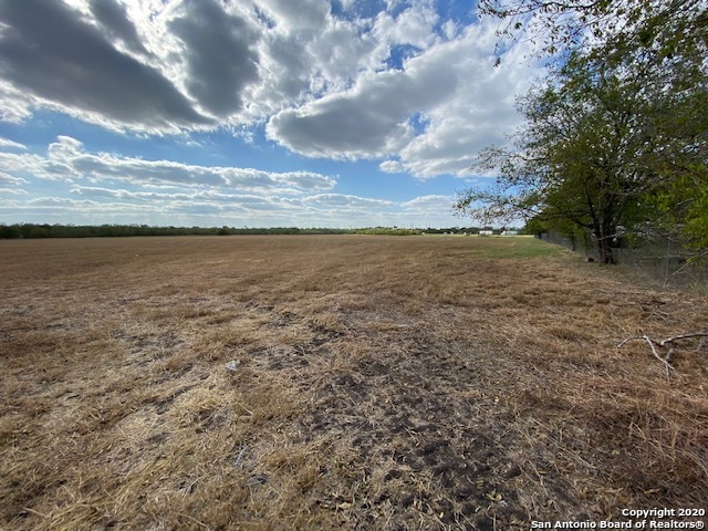 Listing photo id 7 for 12020 Interstate 10