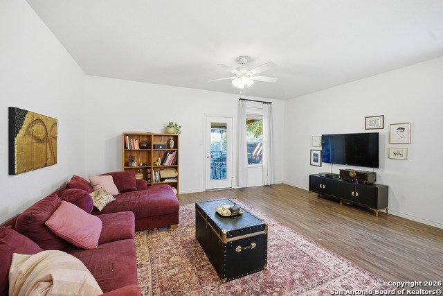 Listing photo id 5 for 9831 Overlook Cyn