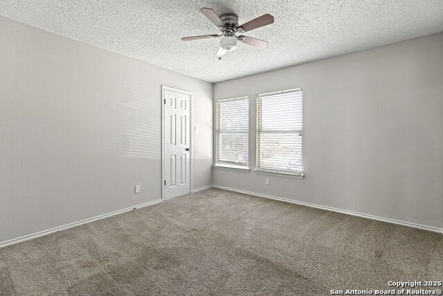 Image 22 of 30 For 13567 Hickory Legend