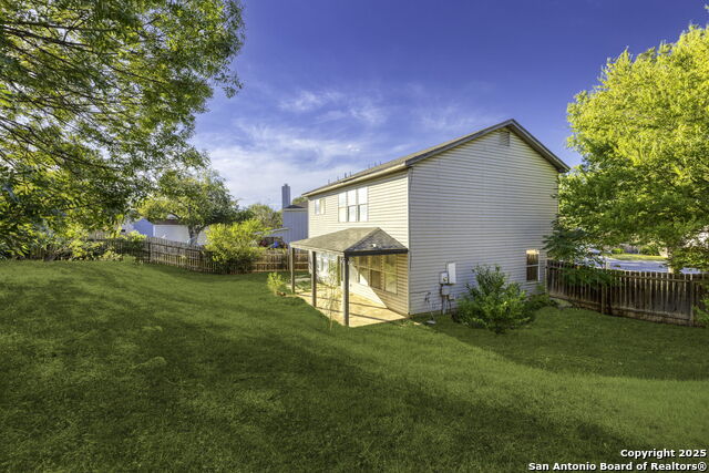 Image 26 of 30 For 13567 Hickory Legend