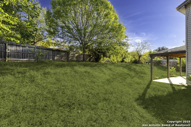 Image 27 of 30 For 13567 Hickory Legend