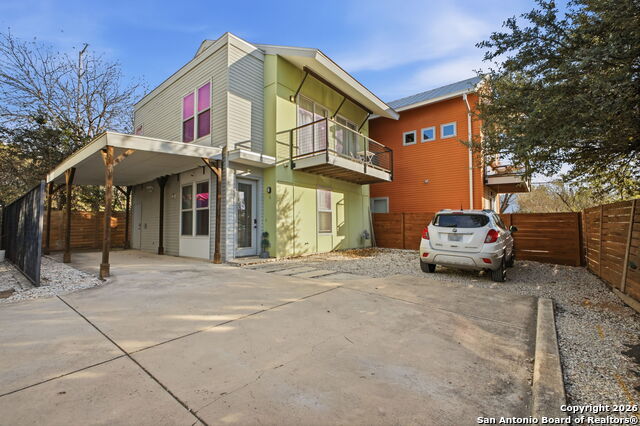 Details for 422 Hays St #3, San Antonio, TX 78202