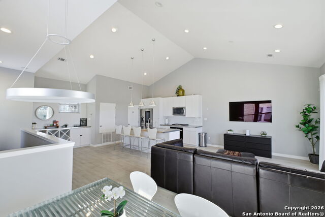 Image 10 of 70 For 422 Hays St #3