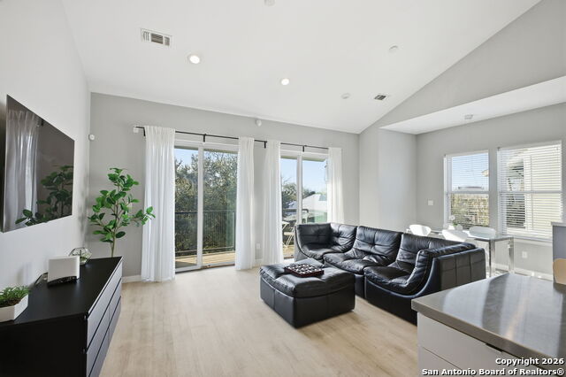 Image 12 of 70 For 422 Hays St #3