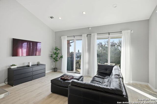 Image 13 of 70 For 422 Hays St #3