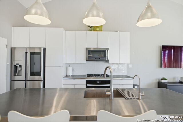 Image 15 of 70 For 422 Hays St #3