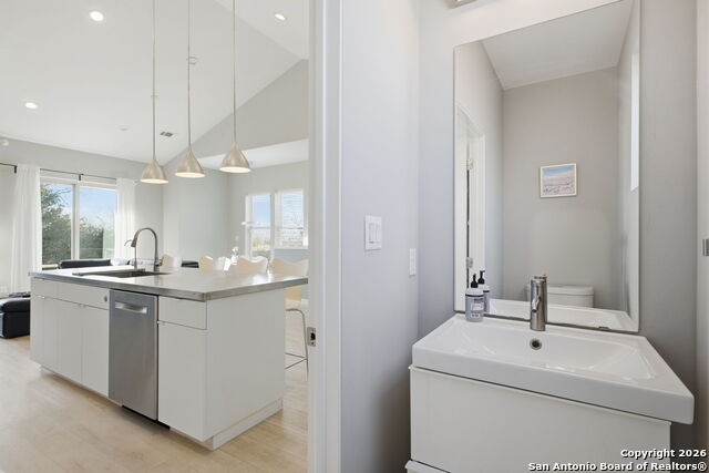 Image 19 of 70 For 422 Hays St #3