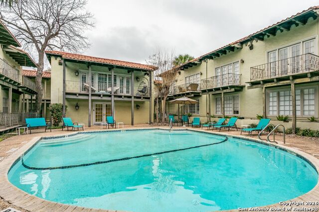 Image 19 of 20 For 66 Brees  127