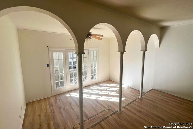 Image 8 of 20 For 66 Brees  127