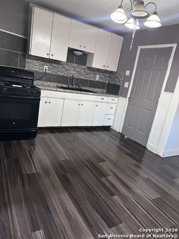 Image 4 of 13 For 5134 Hillburn