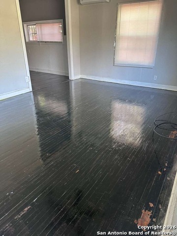 Image 5 of 13 For 5134 Hillburn