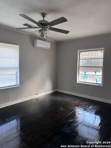 Image 6 of 13 For 5134 Hillburn