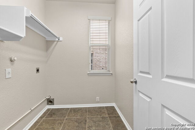 Image 25 of 31 For 26415 Walden Oak
