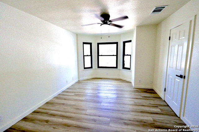 Image 13 of 20 For 7739 Dashwood