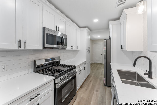 Image 11 of 24 For 4119 Tamarak Dr