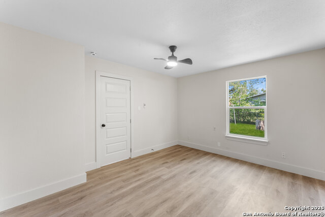 Image 15 of 24 For 4119 Tamarak Dr