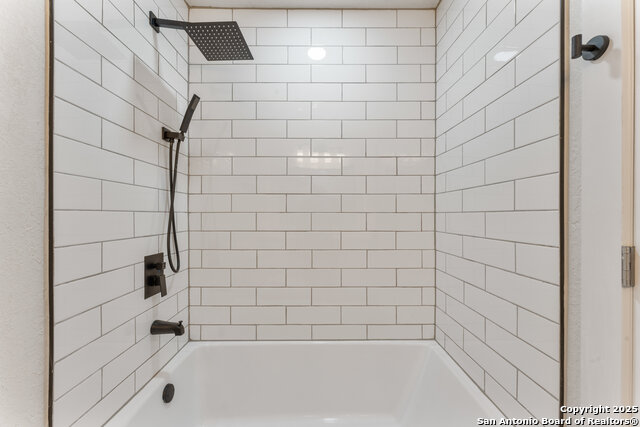 Image 17 of 24 For 4119 Tamarak Dr