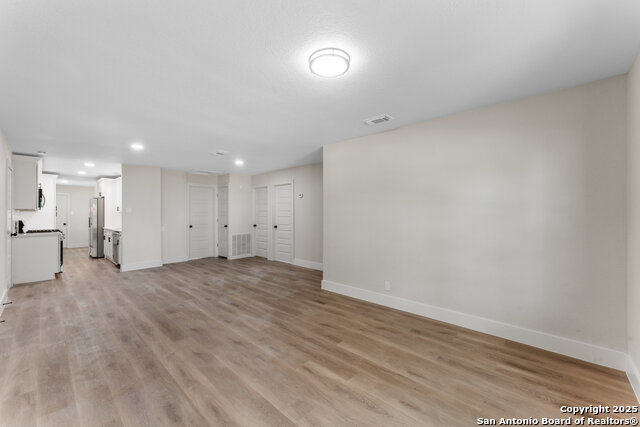 Image 7 of 24 For 4119 Tamarak Dr