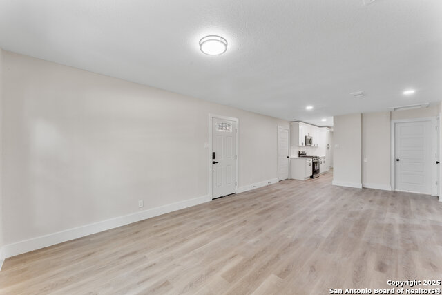 Image 8 of 24 For 4119 Tamarak Dr