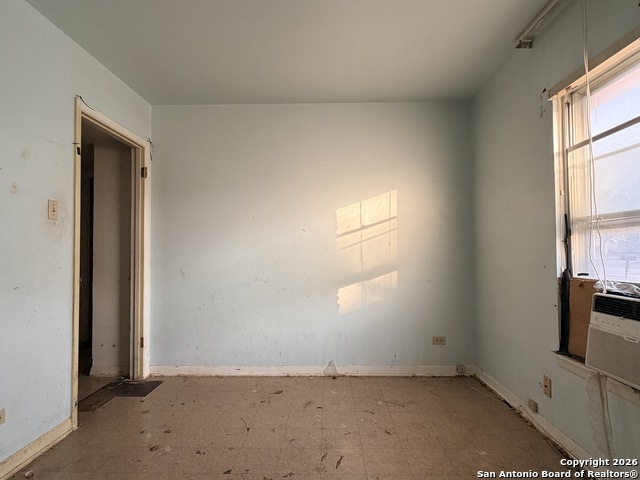 Image 10 of 21 For 4827 Newcome