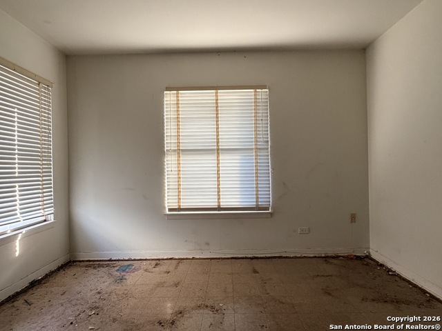 Image 13 of 21 For 4827 Newcome