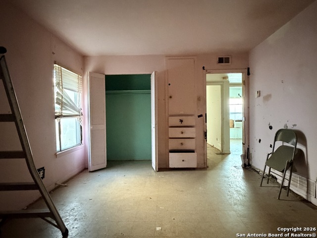 Image 14 of 21 For 4827 Newcome