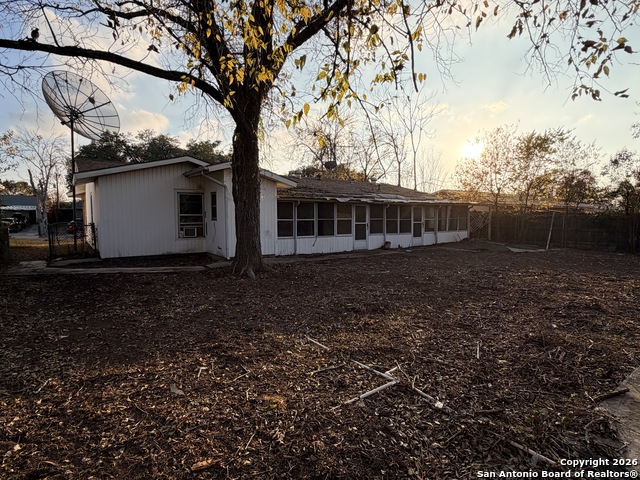 Image 17 of 21 For 4827 Newcome