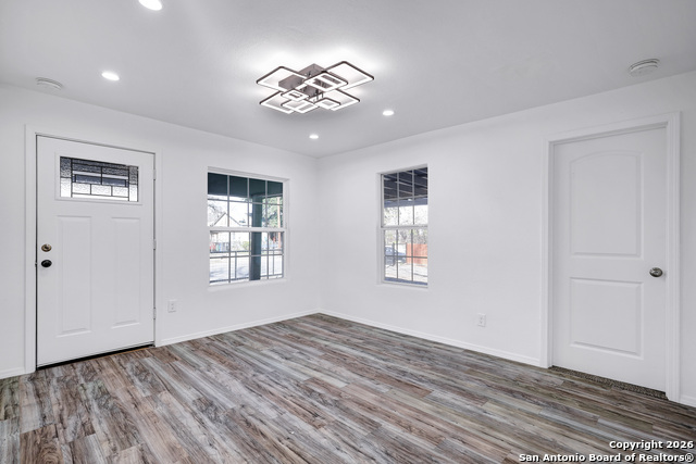 Image 3 of 18 For 1112 Gladstone