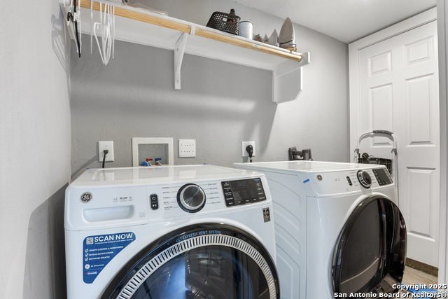 Listing photo id 15 for 838 Gulf  