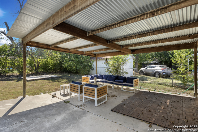 Listing photo id 16 for 838 Gulf  