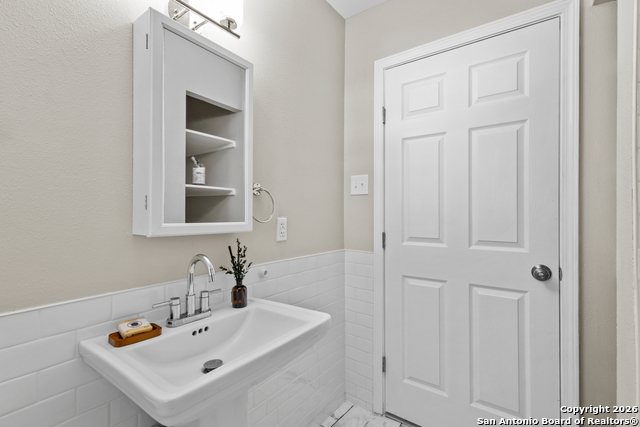 Image 28 of 32 For 734 Sumner  