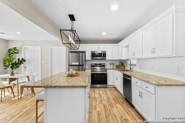 Image 3 of 32 For 734 Sumner  