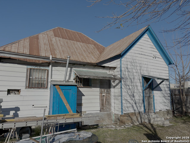 Image 3 of 5 For 114 San Gabriel