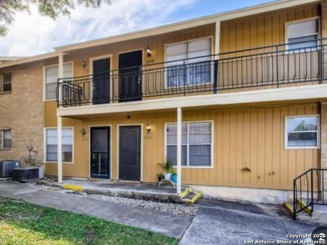 Details for 923 Vance Jackson  1210, San Antonio, TX 78201